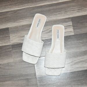 STEVE MADDEN Melyza Slide Sandal In Bone size 10 women’s square toe basket weave